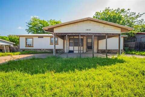 1310 Honeysuckle Drive, Mansfield, TX 76063