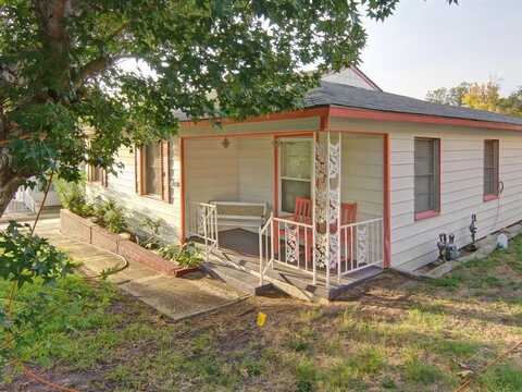 5017 Thurston Road, River Oaks, TX 76114