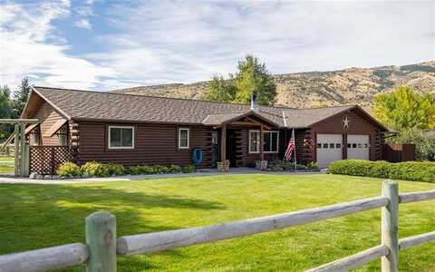 228 Spirit Mountain Dr, Cody, WY 82414