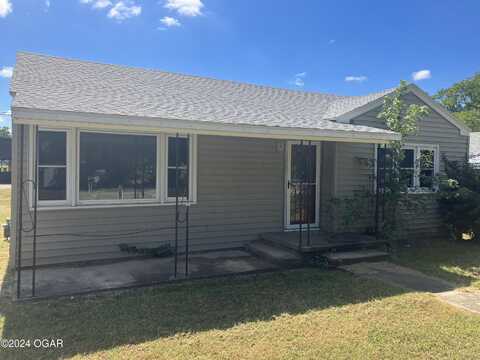 914 3rd Street, Oswego, KS 67356