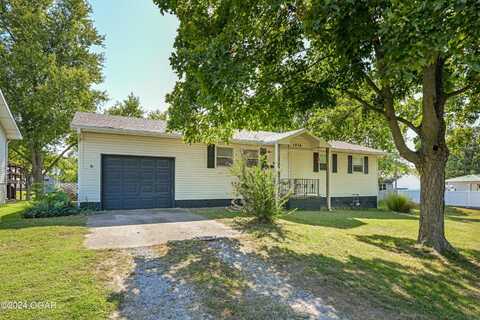 1216 Poplar Street, Carthage, MO 64836