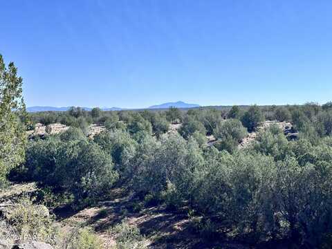 145 SE Reckless Ln Lane, Ash Fork, AZ 86320