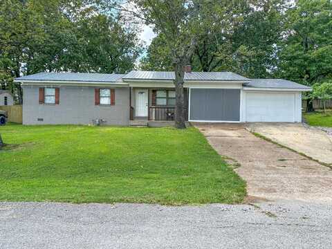 803 Pine St, Cave City, AR 72521