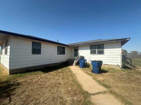 222 1st St, Lahoma, OK 73754