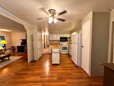 1209 laurel oak dr, Deland, FL 32724