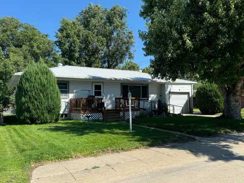 108 E 7th St, Valentine, NE 69201