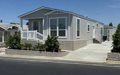 22301 Ridge Route Dr., Laguna Hills, CA 92653