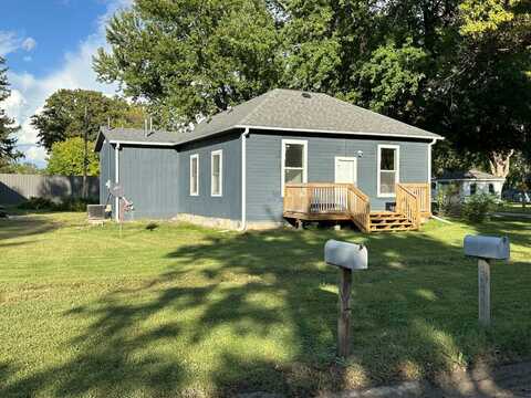 111 S Williams St, Craig, MO 64437