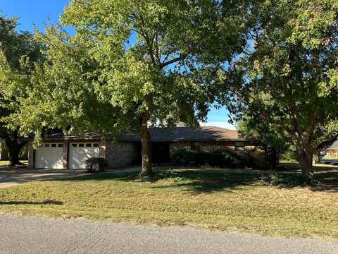 501 W. Third, Helena, OK 73741