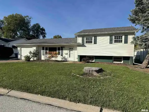 1609 PARKWAY Drive, Bettendorf, IA 52722