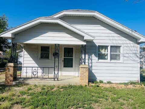 213 N Sumner St, Pampa, TX 79065