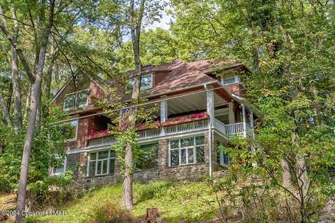 4 Park Terrace, Pocono Manor, PA 18349