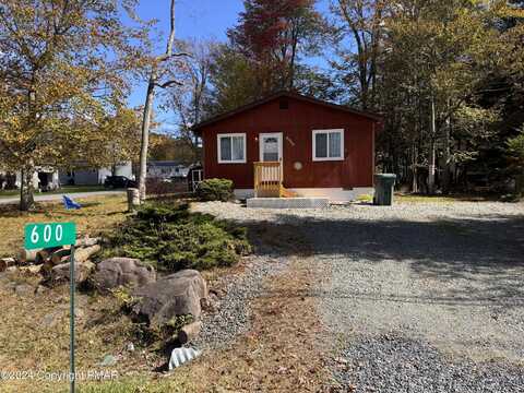 600 Country Place Drive, Tobyhanna, PA 18466