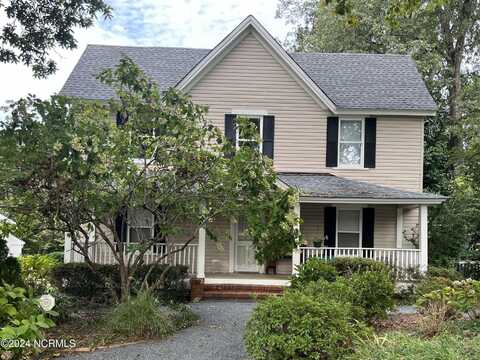 145 E Vermont Avenue, Southern Pines, NC 28387