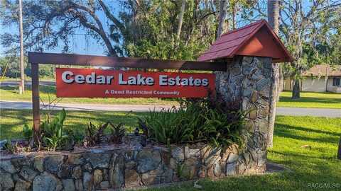 11122 W Cedar Lake Drive, Crystal River, FL 34429