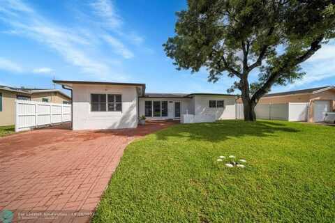 6371 SW 10 Court, North Lauderdale, FL 33068