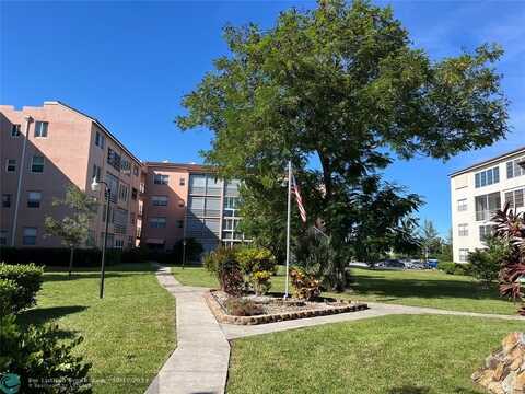 2841 Somerset Dr, Lauderdale Lakes, FL 33311