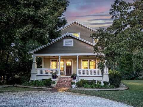 15 8th St, Apalachicola, FL 32320