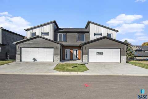 807 N Marquette Pl, Sioux Falls, SD 57110