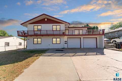 3605 E 18th St, Sioux Falls, SD 57103