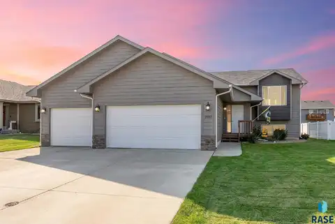 2507 Wynn Way, Yankton, SD 57078