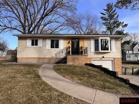 709 S Main Street, Blue Earth, MN 56013