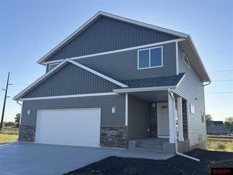 1813 Bluestem Drive, Mankato, MN 56001