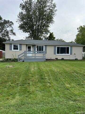 2228 E WILLIAMSON Street, Burton, MI 48529