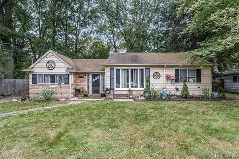 21475 FRAZER Avenue, Southfield, MI 48075