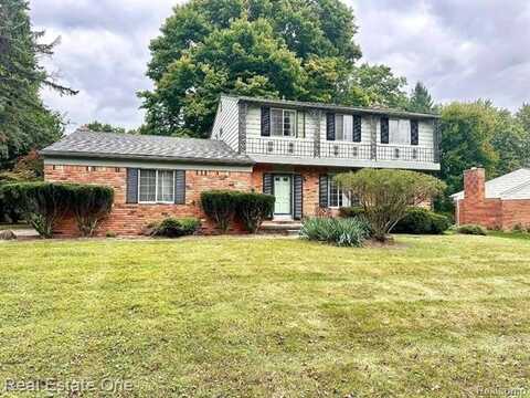 2084 KRISTIN Drive, Troy, MI 48084