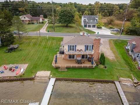 365 EAST SHORE Drive, Whitmore Lake, MI 48189