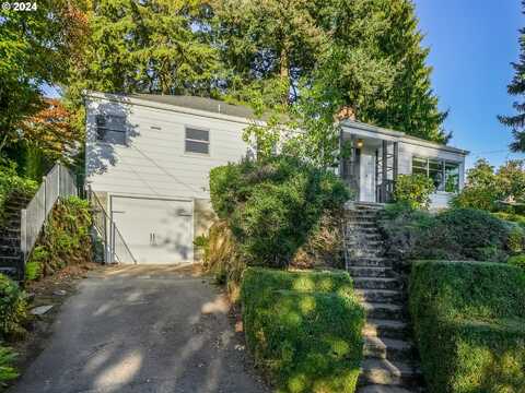 8025 SW 6TH AVE, Portland, OR 97219