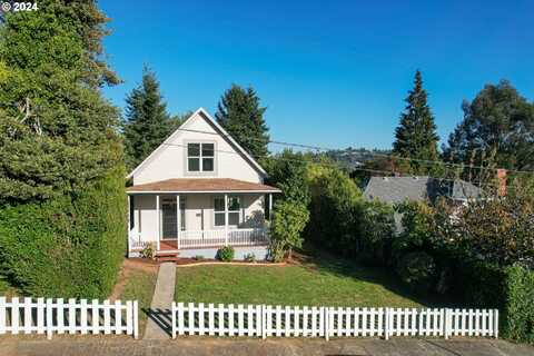 982 S 8TH ST, Coos Bay, OR 97420