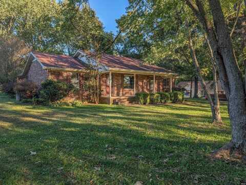 112 Landrum Dr., Martin, TN 38237