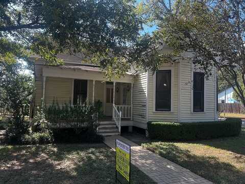 261 North Madison Street, La Grange, TX 78945