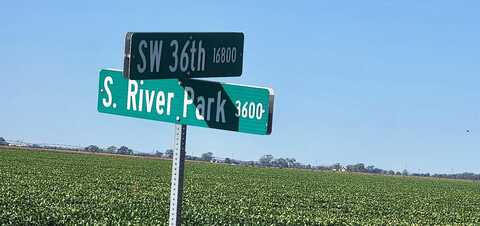 3107 S River Park, Halstead, KS 67056