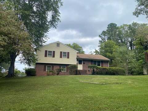 204 COURTHOUSE RD, Blackstone, VA 23824