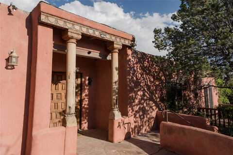 1405 Seville Road, Santa Fe, NM 87505