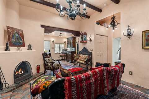 224 Artist Road, Santa Fe, NM 87501