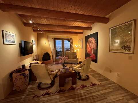 1405 Vegas Verdes, Santa Fe, NM 87507