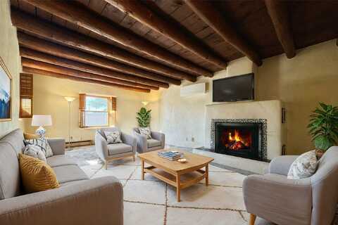 20 N Shining Sun, Santa Fe, NM 87506