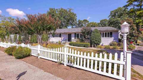 2 Nassau Rd, Somers Point, NJ 08244