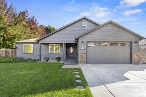 919 Highbury Drive, Medford, OR 97501