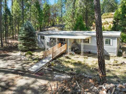 9887 W Evans Creek Road, Rogue River, OR 97537