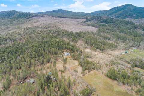 16445 Meadows Road, White City, OR 97503