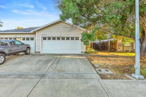 3176 Forest Hills Drive, Medford, OR 97504