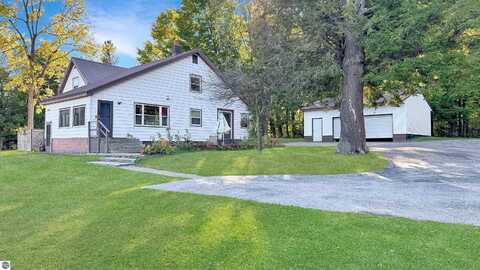 801 W 36 1/2 Road, Boon, MI 49601