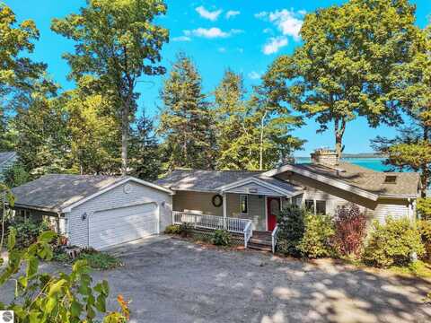 6514 W Beech Tree Road, Glen Arbor, MI 49636