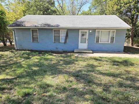 3433 SE Adams St, Topeka, KS 66605