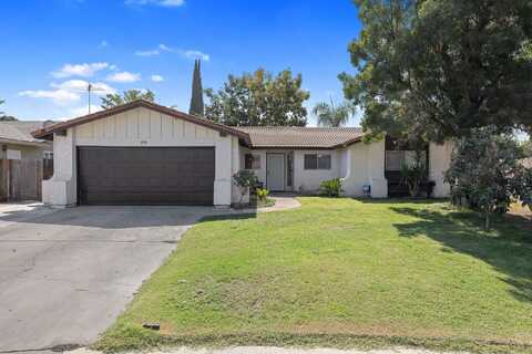 1339 W Seeger Court W, Visalia, CA 93277